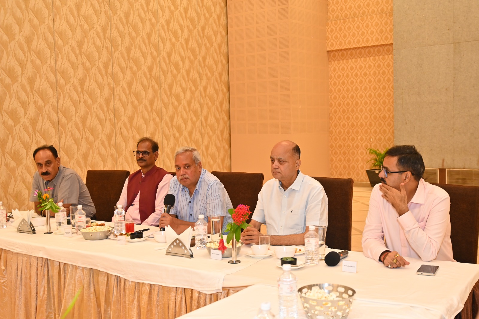 भारतीय राजदूत श्रीवास्तवको वीरगञ्ज भ्रमण, सीमापार व्यापार र द्विपक्षीय सहकार्यमा जोड