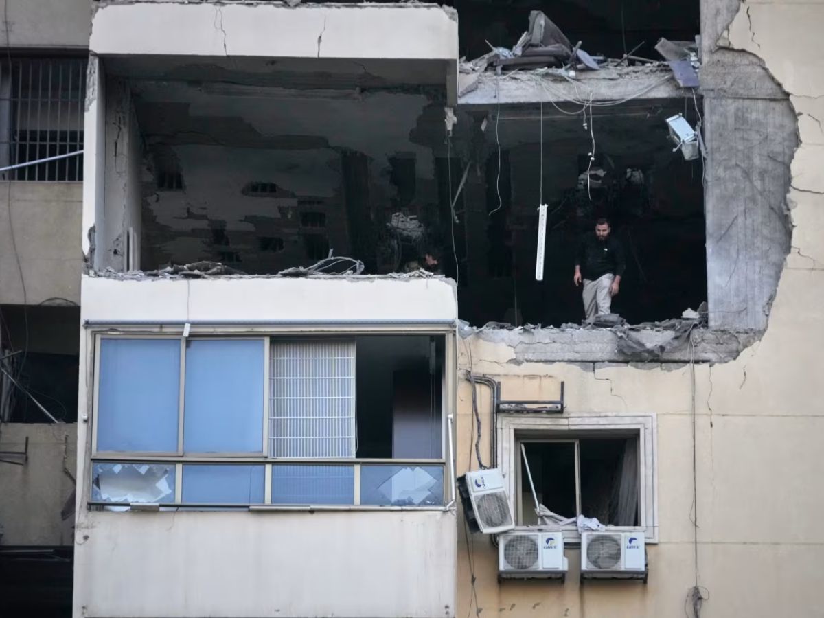 मध्यपूर्वमा युद्धको डढेलो: खाडीका प्रमुख सहरहरूमा भीषण विस्फोट, लेबनानदेखि कुवेतसम्म क्षेप्यास्त्रको वर्षा