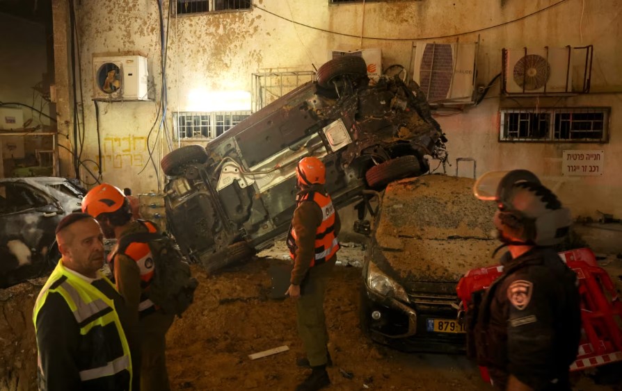 इजरायल–इरान संघर्ष तीव्र: एकअर्कामा हवाई हमला र ड्रोन आक्रमण जारी