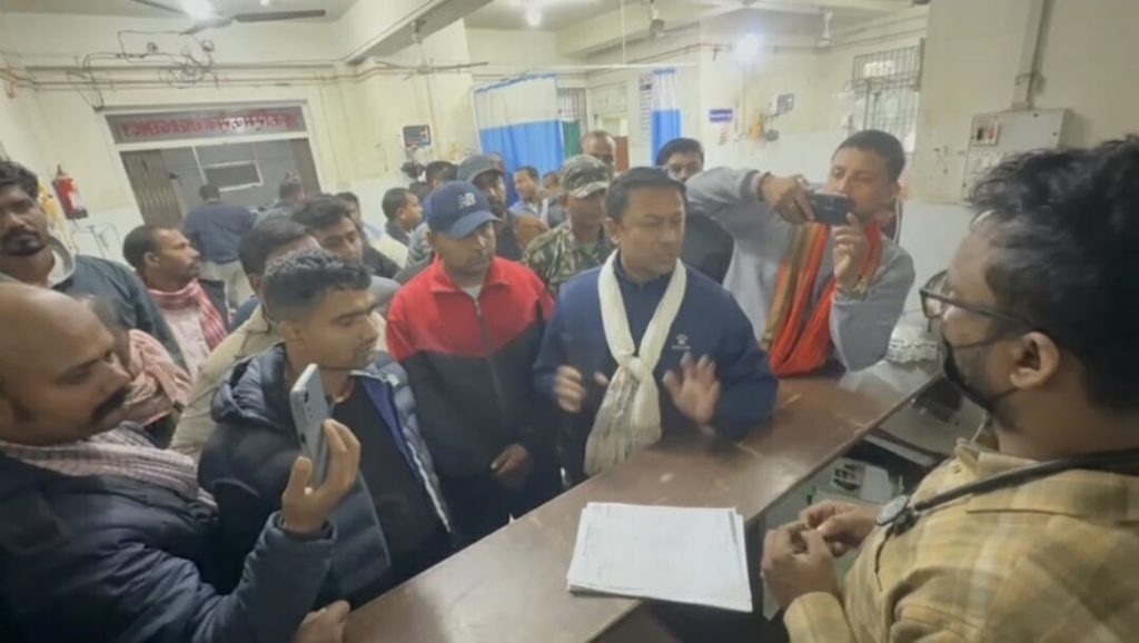 मधेश भवन अगाडिको झडपमा घाइते भएका प्रदर्शनकारीको उपचार खर्च सरकारले बेहोर्ने