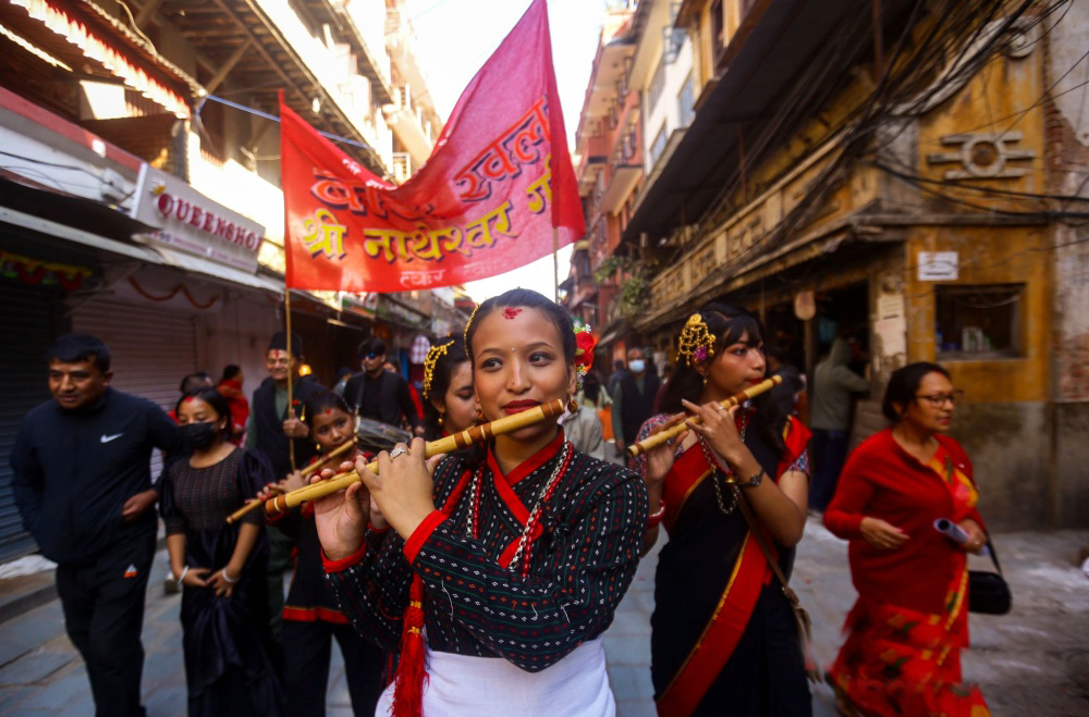 तस्बिरमा नेपाल संवत् ११४३ को स्वागत