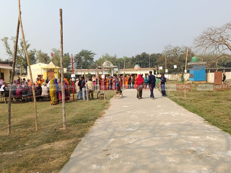 पर्सामा मतदान उत्साह: ३३ प्रतिशतभन्दा बढी मत खस्यो