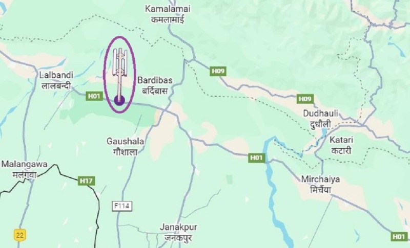 जंगल हुँदै यात्रा गर्दा अब मोबाइल नेटवर्क नहुँदा समस्या हट्यो