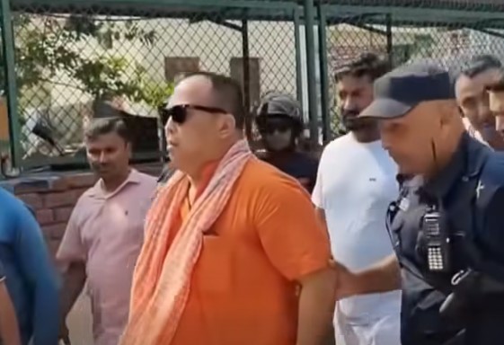 ठोरीबाट पक्राउ परेका वीरगन्ज मेयर राजेशमान अदालतमा उपस्थित