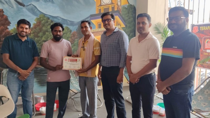वीरगन्जमा ८ महिलासहित ६६ जनाले गरे रक्तदान