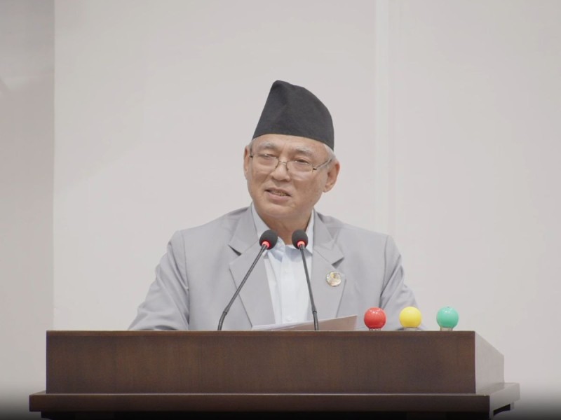 “देश जलिरहँदा सेना किन मुकदर्शक बन्यो ?” भन्दै रामबहादुर बादलको प्रश्न, संसद्मा चर्कियो विवाद