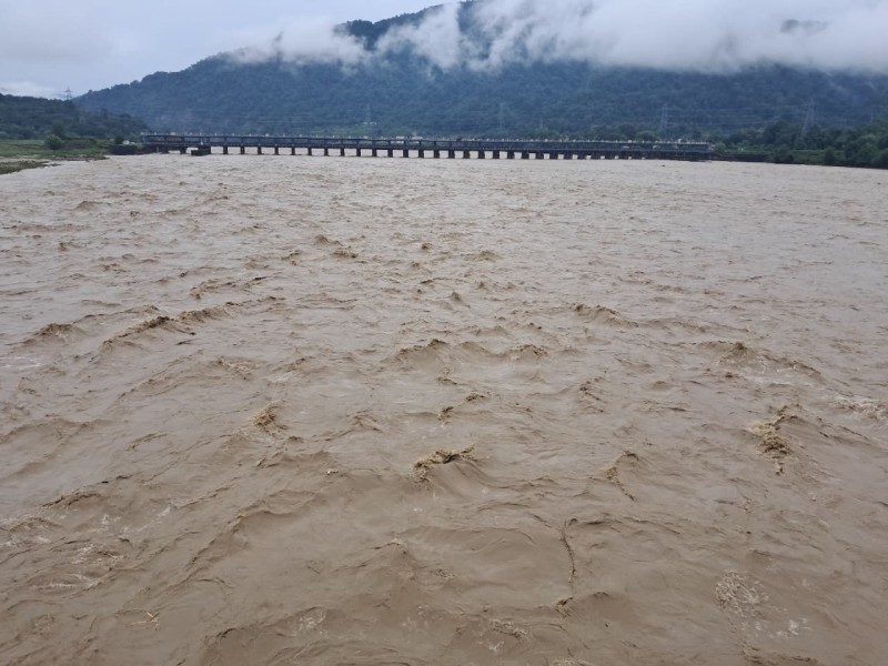 हरिवन खोलाको बाढीले बागमतीका १३ सय घरधुरी खानेपानीविहीन