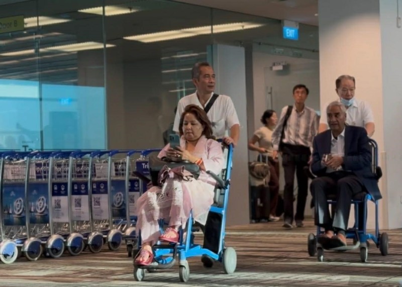 उपचारका लागि सिंगापुर पुगे देउवा दम्पती