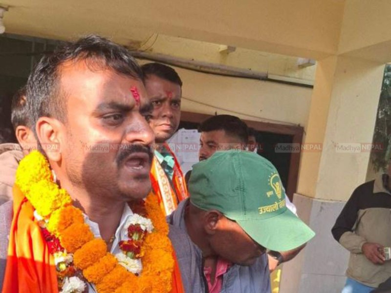 उज्यालो नेपाल पार्टीका परागले पर्सा–१ बाट उम्मेदवारी दर्ता गरे