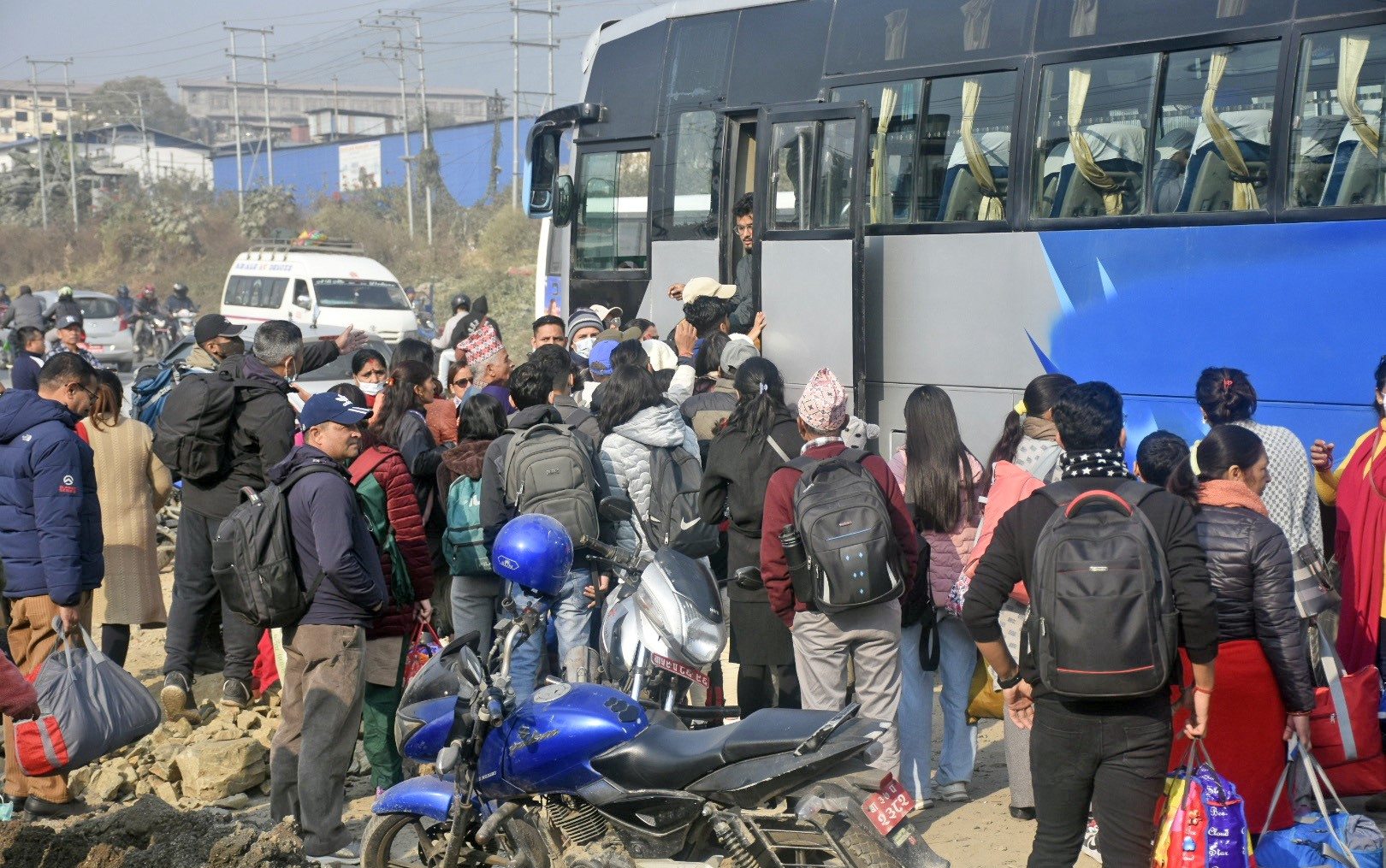 निर्वाचनको केहि दिन बाकि अघिल्ला दिनको तुलनामा यात्रुहरुको संख्या बढेको 