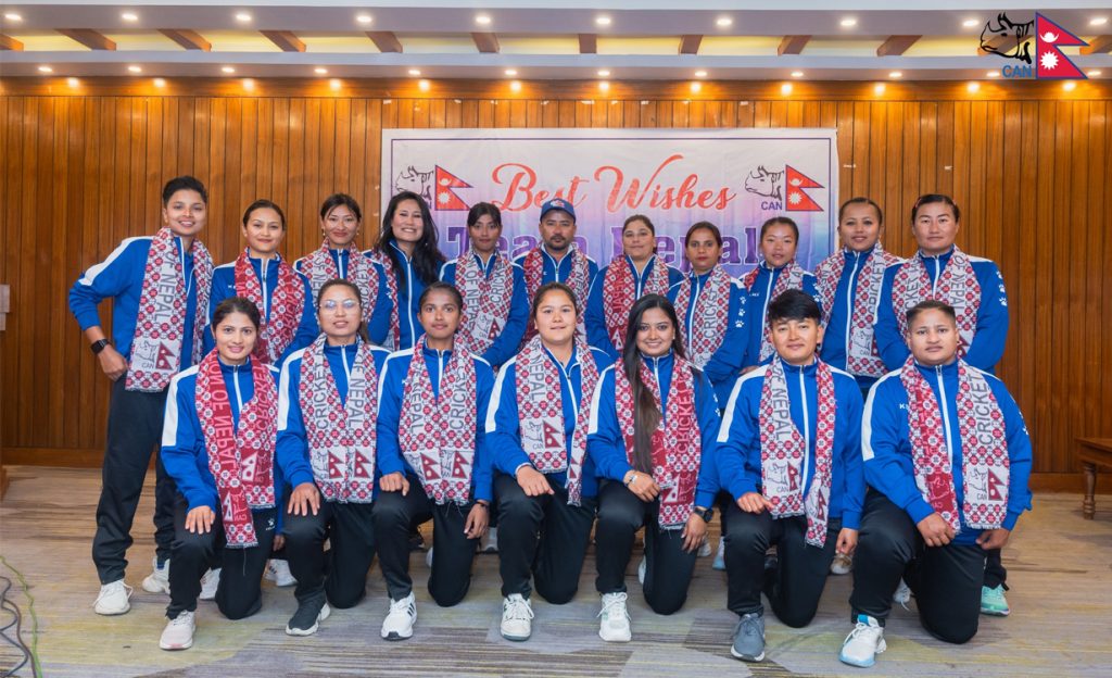 एक कार्यक्रमबीच नेपाली महिला राष्ट्रिय क्रिकेट टोलीलाई बिदाइ