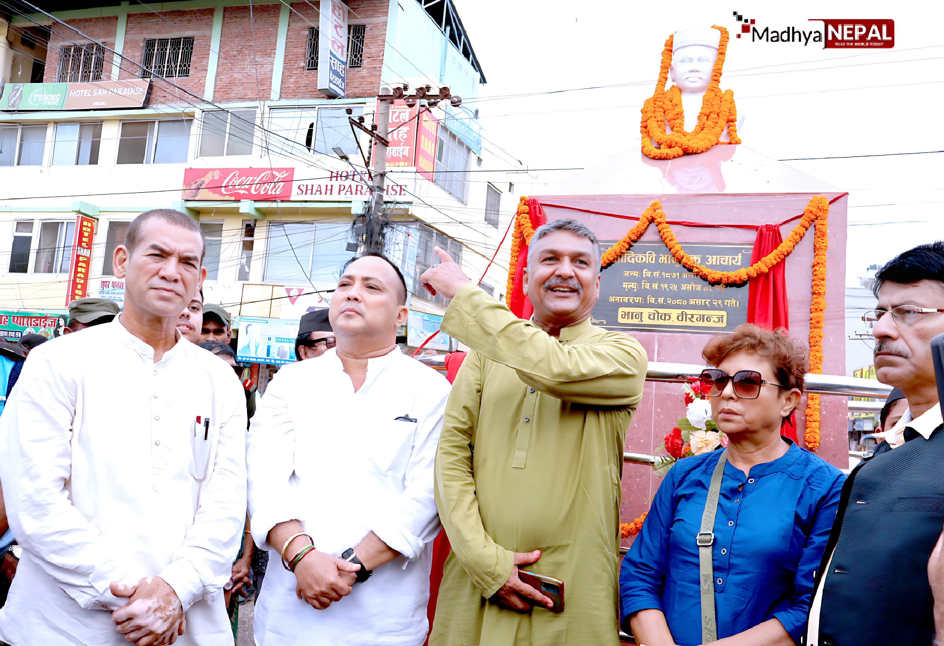  भानुजयन्तीको अवसरमा गरियो भानुचौकमा भानुभक्त आचार्यको मूर्ति अनावरण