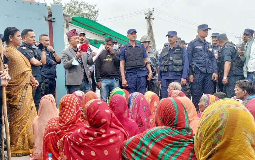 सिर्सिया सुक्खा बन्दरगाह दुई घण्टा ठप्प 