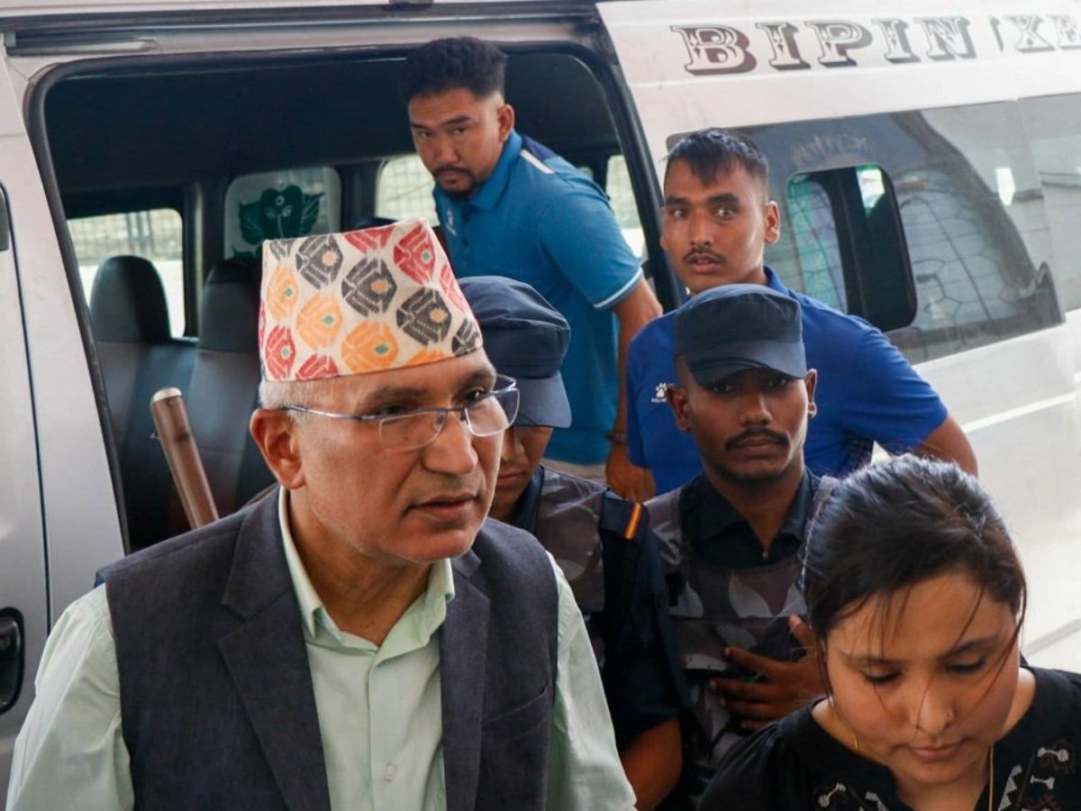 विष्णु पौडेललाई विशेष अदालतमा उपस्थित गराइँदै