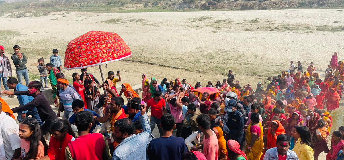 मिथिला माध्यमिकी यात्राका सहभागी महोत्तरीमा