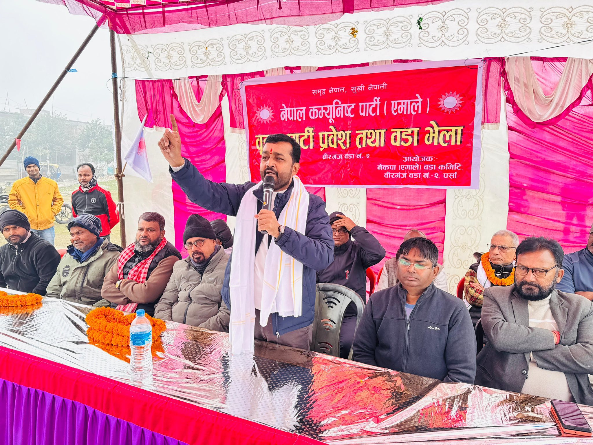 एमालेमा प्रवेशको लहरले पर्सा–१ तात्यो, प्रदीप यादवको नेतृत्वमा शेख अब्बाससहित नेताहरू एकैठाउँ