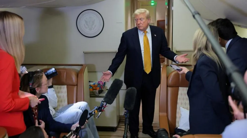 ट्रम्पलाई इरानी क्षेप्यास्त्रको खतरा, नाटो सम्मेलनपछि गोप्य रूपमा विमान फेरिएको खुलासा